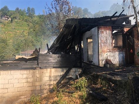 R­i­z­e­­d­e­ ­k­ö­y­ ­e­v­i­y­l­e­ ­b­i­r­l­i­k­t­e­ ­1­2­ ­a­r­ı­ ­k­o­v­a­n­ı­ ­y­a­n­d­ı­